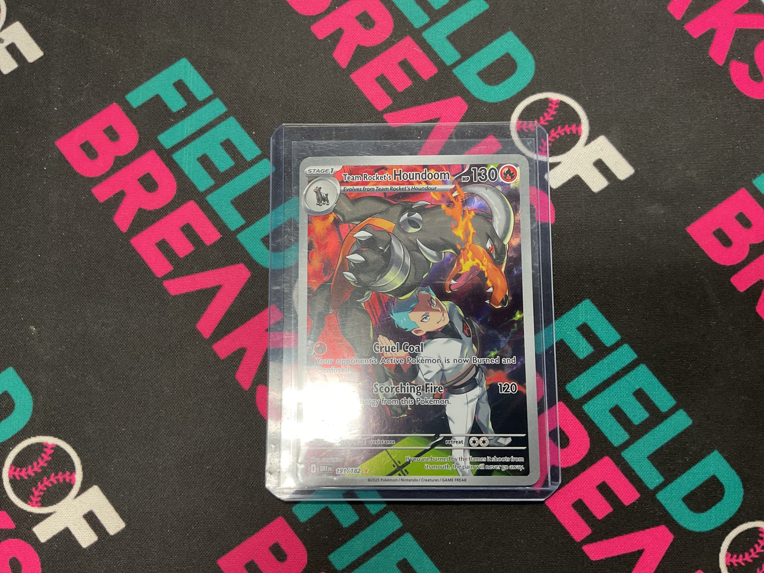 Team Rocket’s Houndoom 191/182