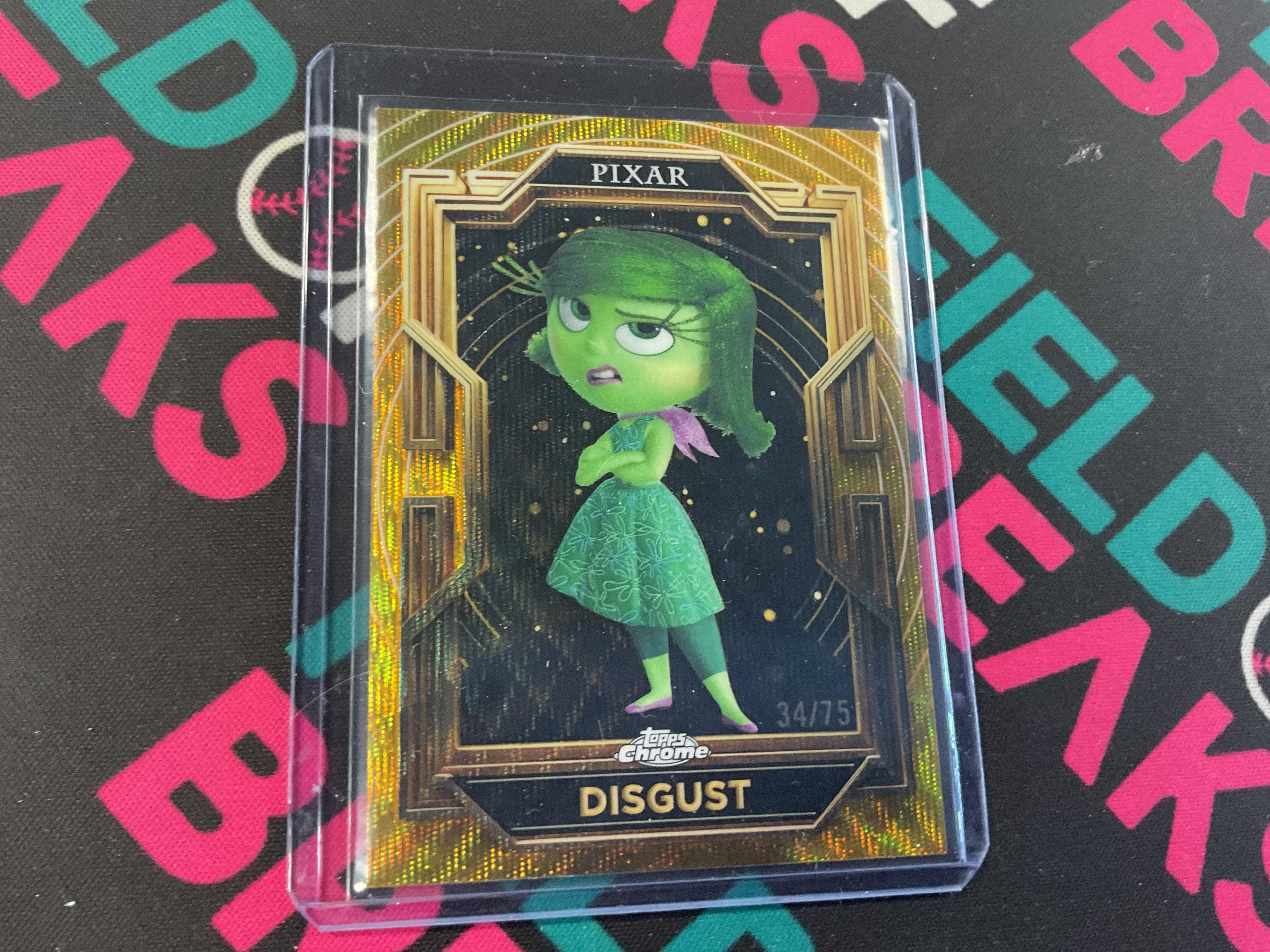 Disgust gold /75