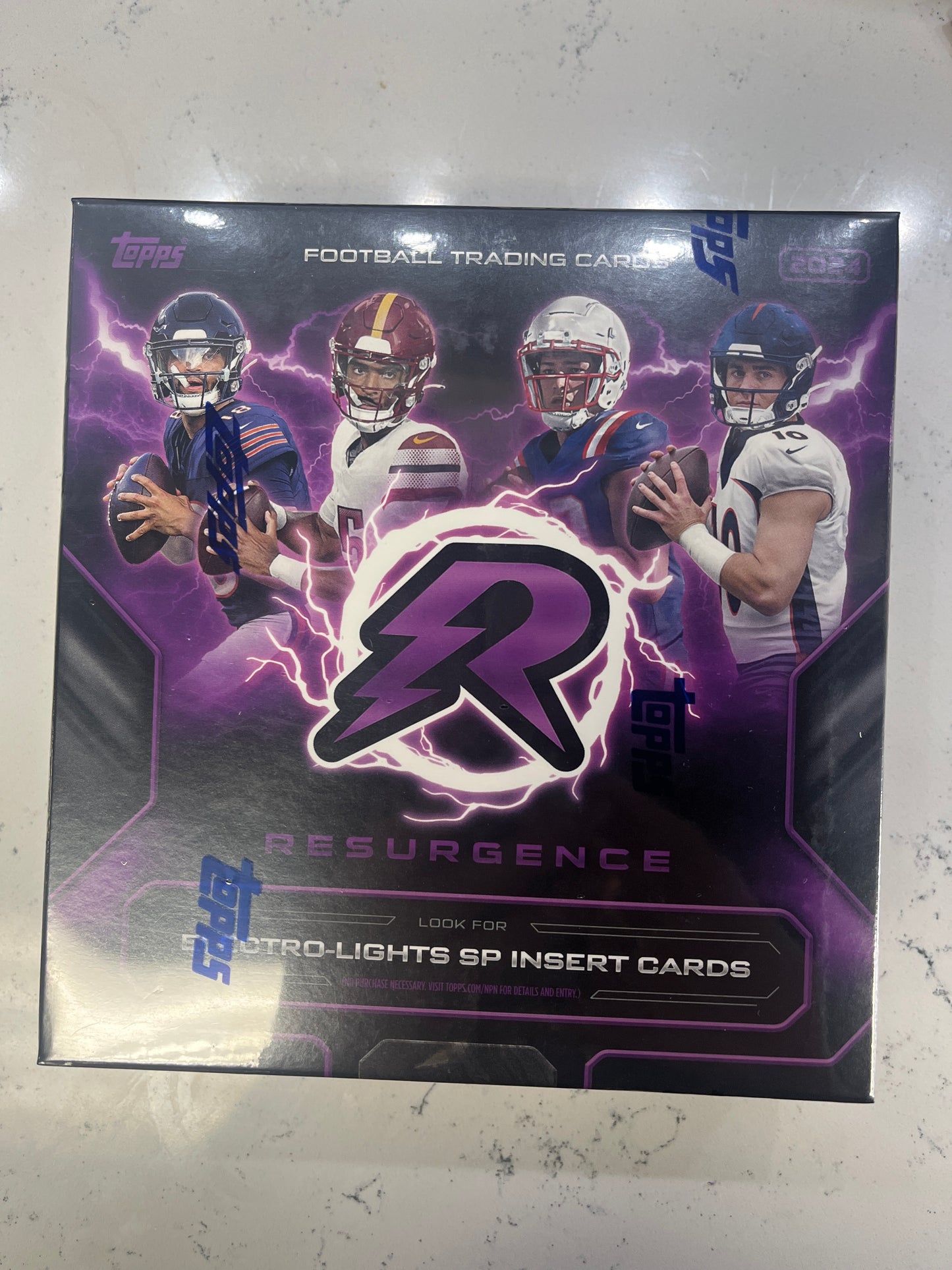 Topps Resurgence 2024                  8 Cards per pack, 6 Packs per box