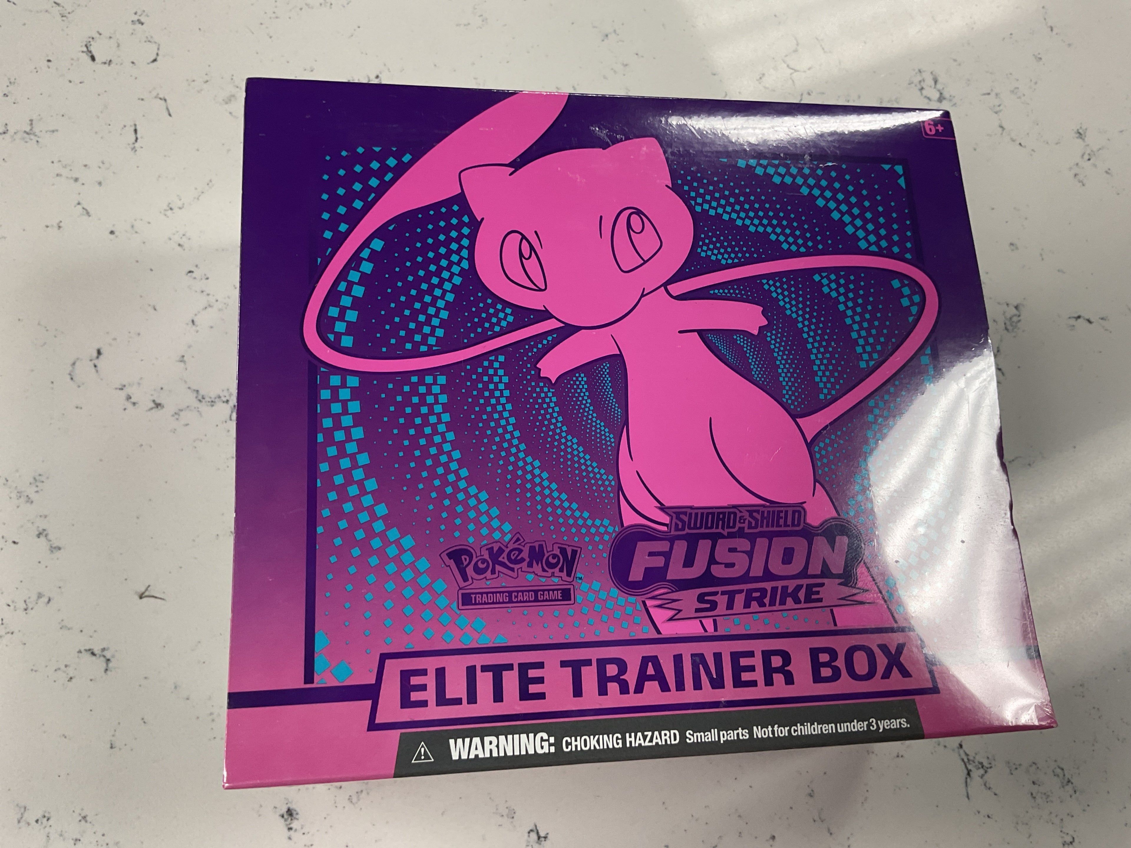 Fusion Strike ETB