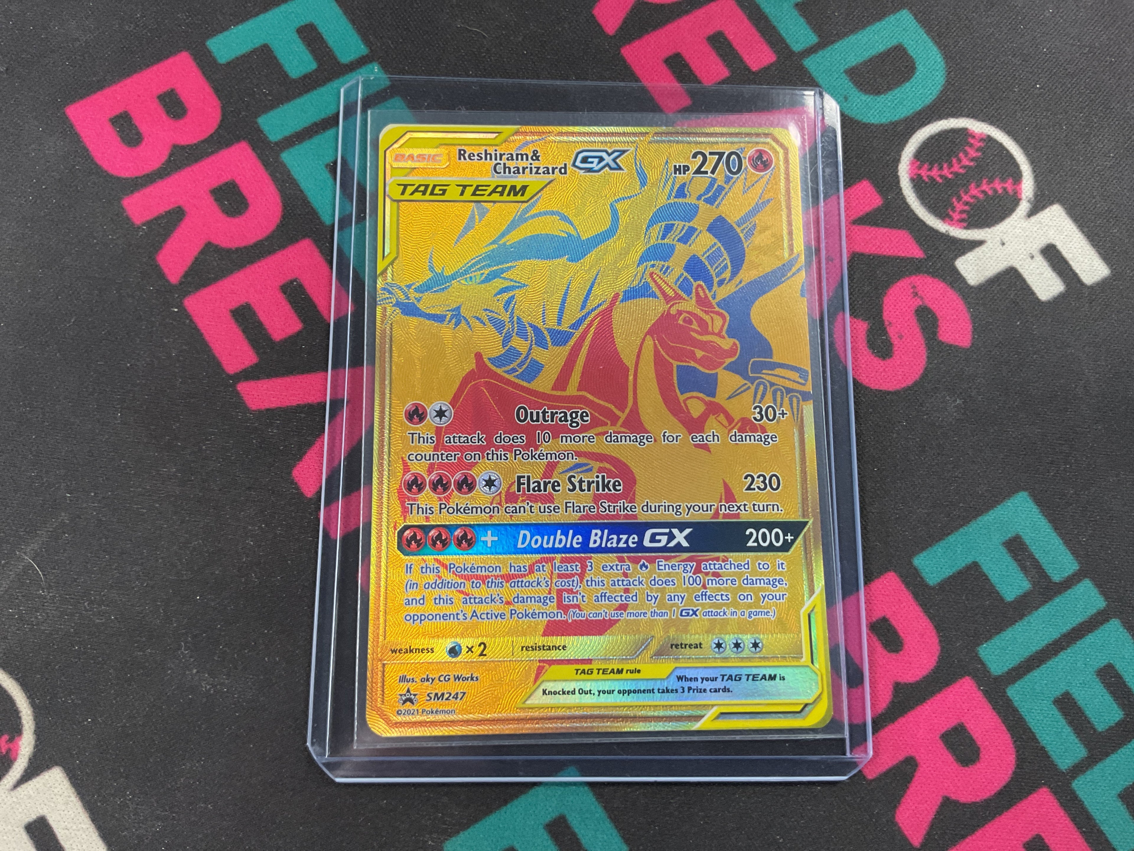Reshiram Charizard GX SM247