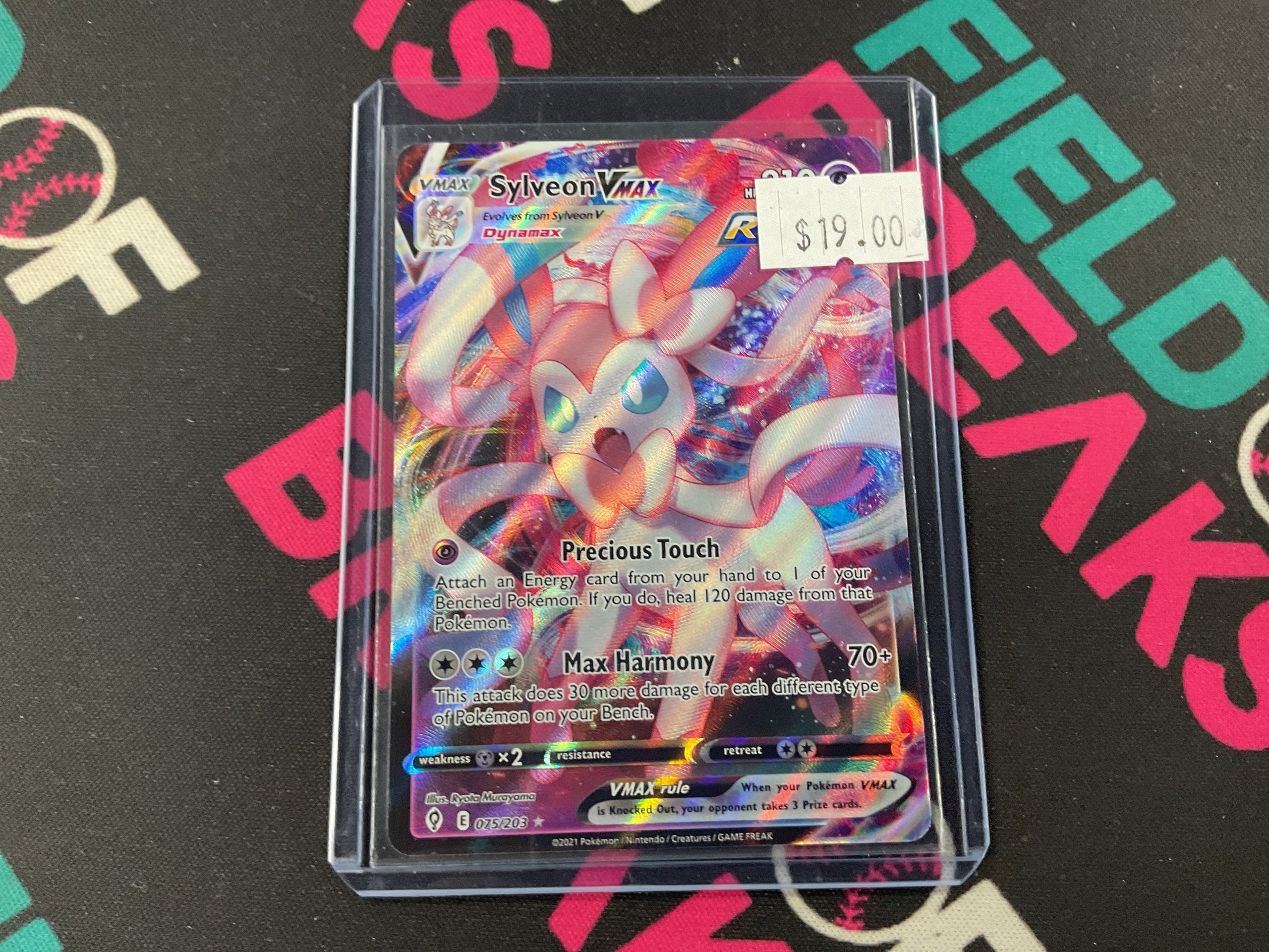 Sylveon 075/203